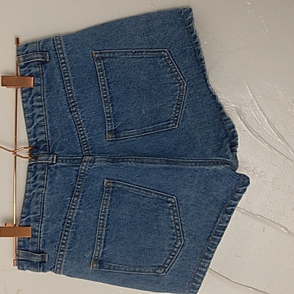 H&M Coachella High Rise Rose Embroidered Jean Shorts‎ Size 8 Festival Boho - Picture 4 of 6